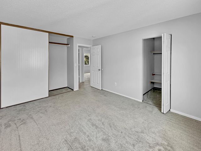 607 E Burnsville Parkway 13, Burnsville, MN 55337