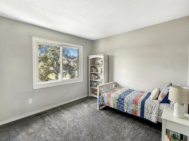 607 E Burnsville Parkway 13, Burnsville, MN 55337