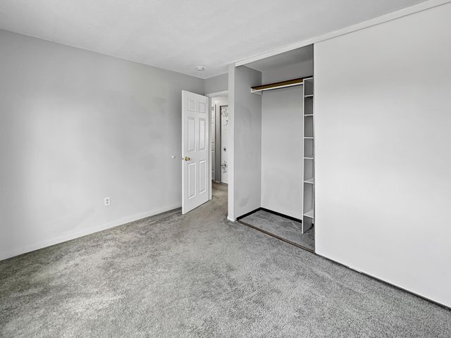 607 E Burnsville Parkway 13, Burnsville, MN 55337
