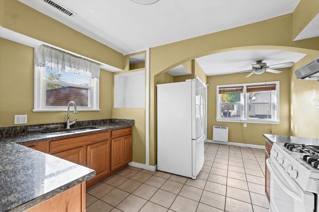 1906 N Vermilion Street, Danville, IL 61832