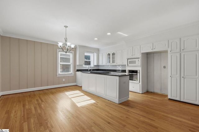 305 E Faris Road, Greenville, SC 29605