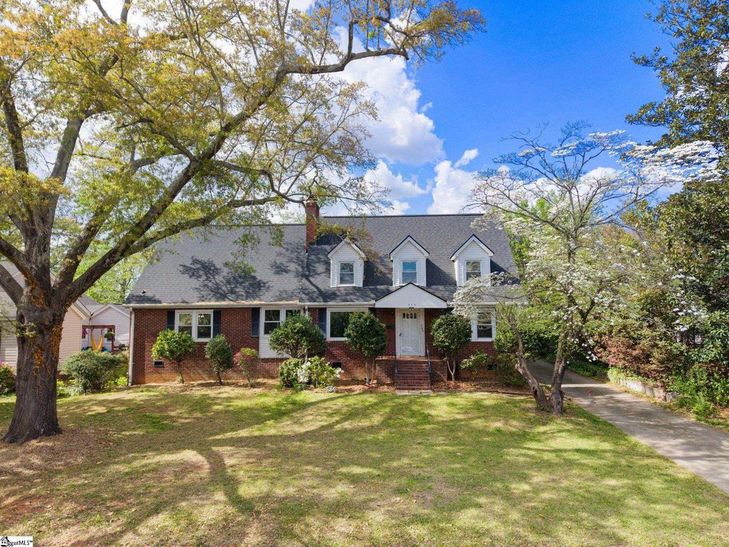 Image 1 of property listing at 305 E Faris Road, Greenville, SC 29605