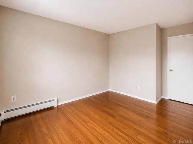 95 W Lake Drive, Lindenhurst, NY 11757