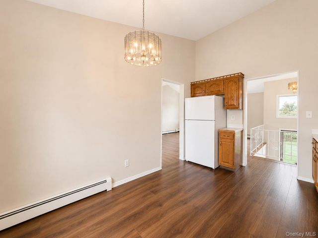 95 W Lake Drive, Lindenhurst, NY 11757
