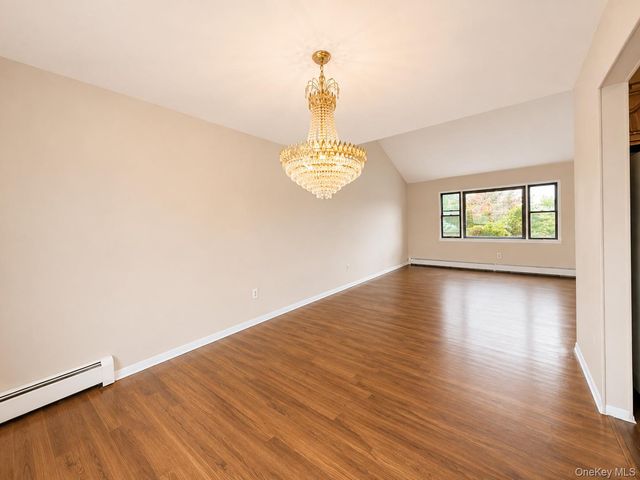 95 W Lake Drive, Lindenhurst, NY 11757