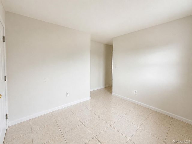 95 W Lake Drive, Lindenhurst, NY 11757