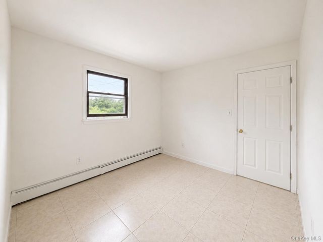 95 W Lake Drive, Lindenhurst, NY 11757