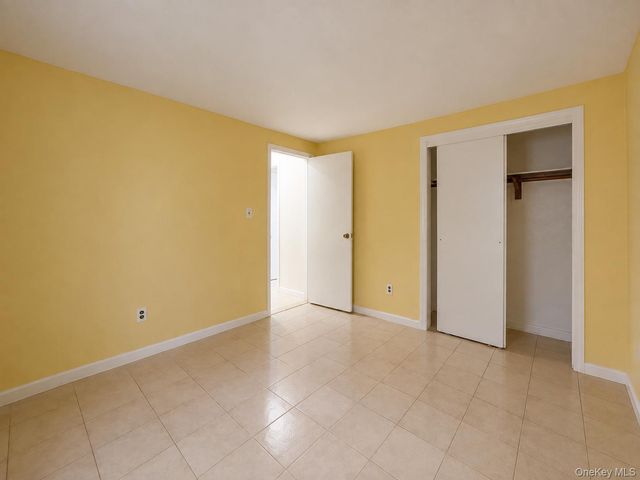 95 W Lake Drive, Lindenhurst, NY 11757