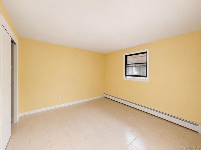 95 W Lake Drive, Lindenhurst, NY 11757