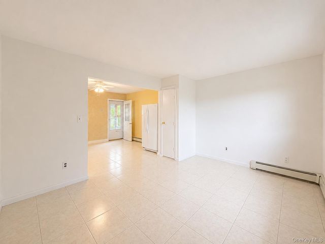 95 W Lake Drive, Lindenhurst, NY 11757
