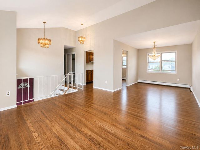 95 W Lake Drive, Lindenhurst, NY 11757