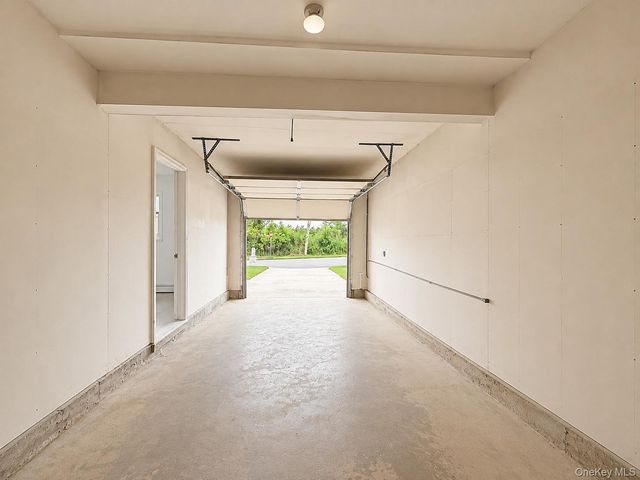 95 W Lake Drive, Lindenhurst, NY 11757
