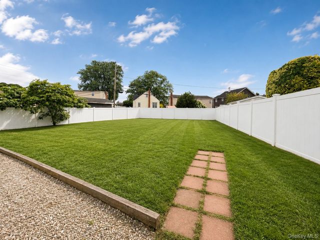 95 W Lake Drive, Lindenhurst, NY 11757