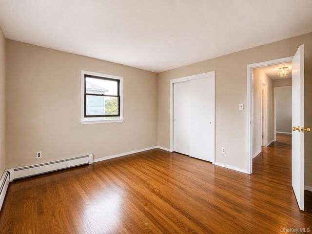 95 W Lake Drive, Lindenhurst, NY 11757