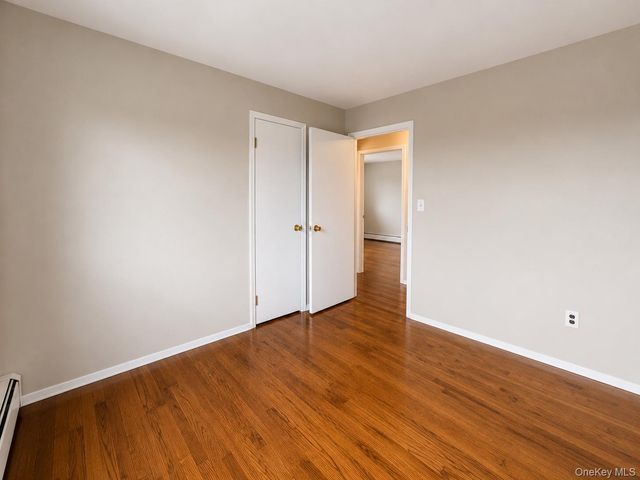 95 W Lake Drive, Lindenhurst, NY 11757