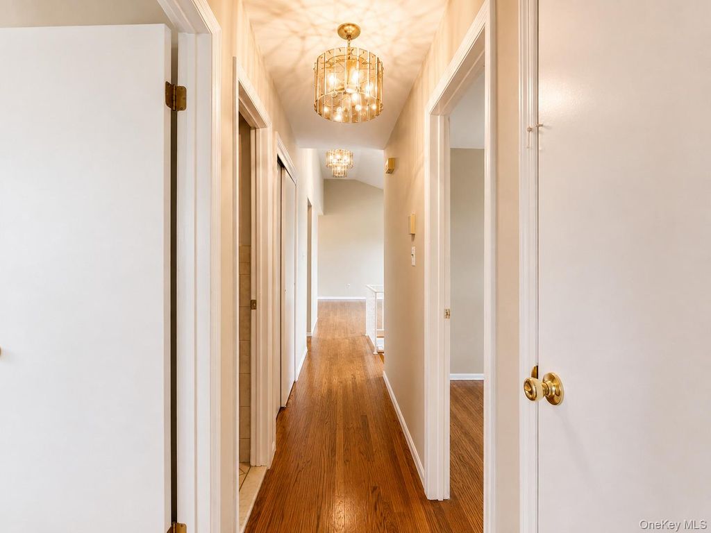 95 W Lake Drive, Lindenhurst, NY 11757 — photo 5