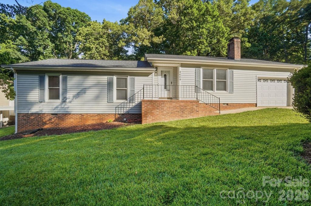 4604 Oakwood Circle, Gastonia, NC 28056