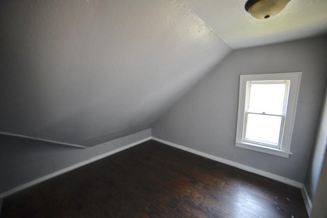 2104 S 71st STREET, West Allis, WI 53219