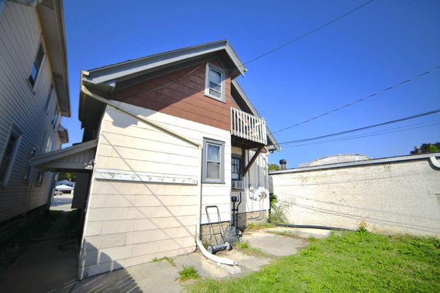 2104 S 71st STREET, West Allis, WI 53219