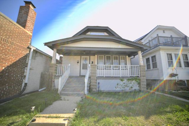 2104 S 71st STREET, West Allis, WI 53219