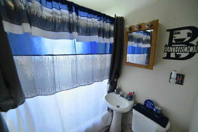 2104 S 71st STREET, West Allis, WI 53219