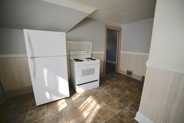 2104 S 71st STREET, West Allis, WI 53219