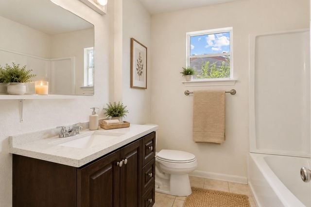 2106 N San Antonio Avenue, Pearland, TX 77581