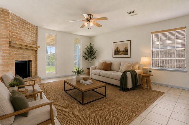 2106 N San Antonio Avenue, Pearland, TX 77581
