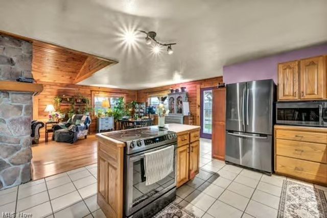 225 Township Road 581, Sullivan, OH 44880