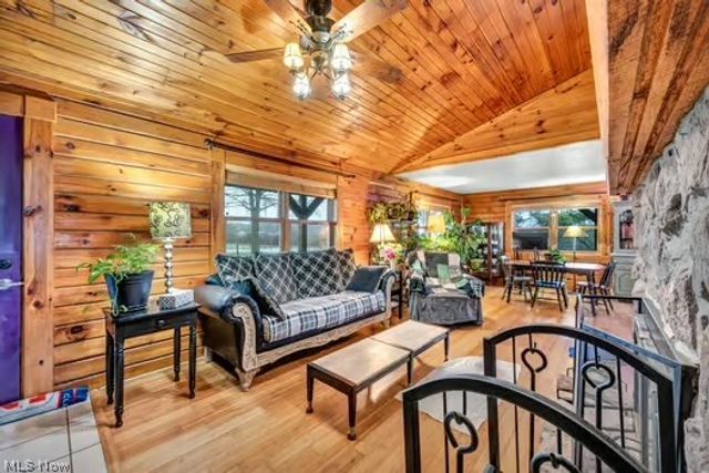 225 Township Road 581, Sullivan, OH 44880