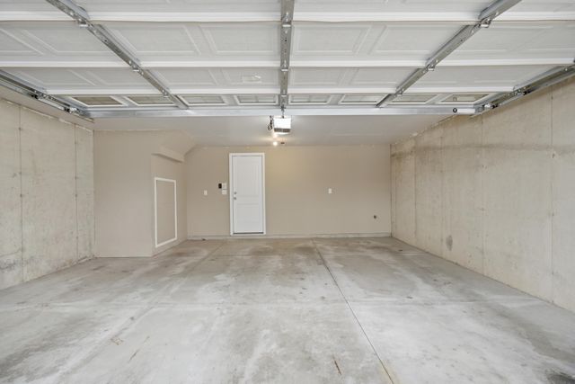 2780 Ashcombe Drive, Ann Arbor, MI 48105