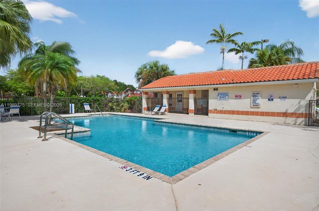 3390 N Pinewalk Dr N 1026, Margate, FL 33063