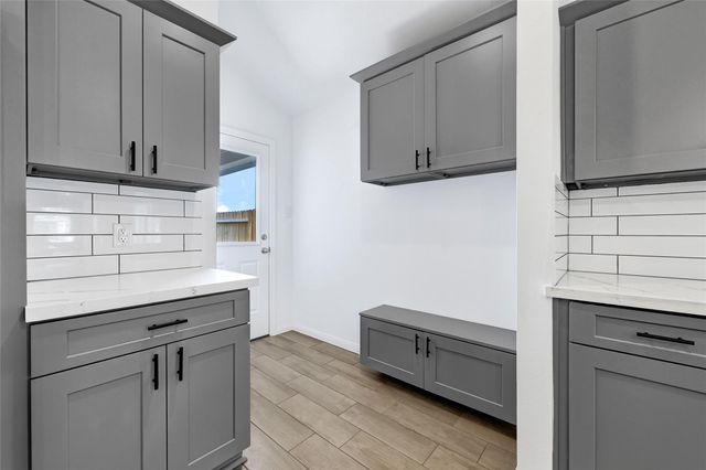 8043 Cypress Bonsai Drive, Cypress, TX 77433