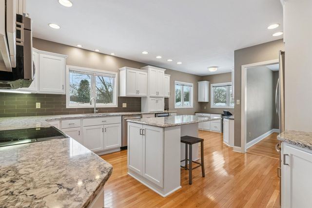 581 Sheridan Road, Waterloo, IA 50701