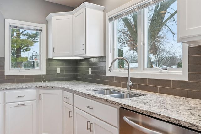 581 Sheridan Road, Waterloo, IA 50701