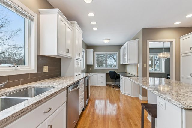 581 Sheridan Road, Waterloo, IA 50701