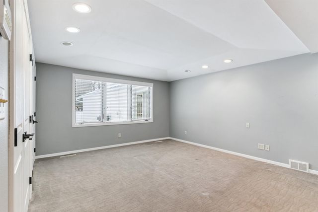 581 Sheridan Road, Waterloo, IA 50701