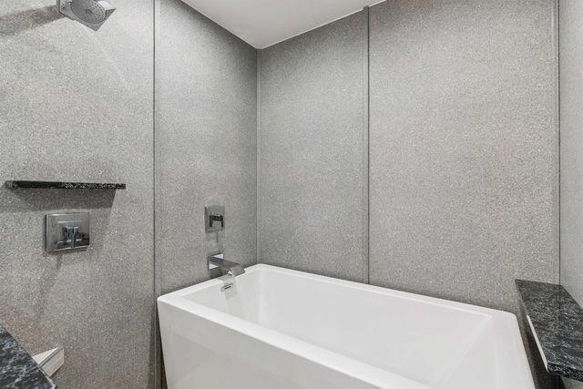 581 Sheridan Road, Waterloo, IA 50701