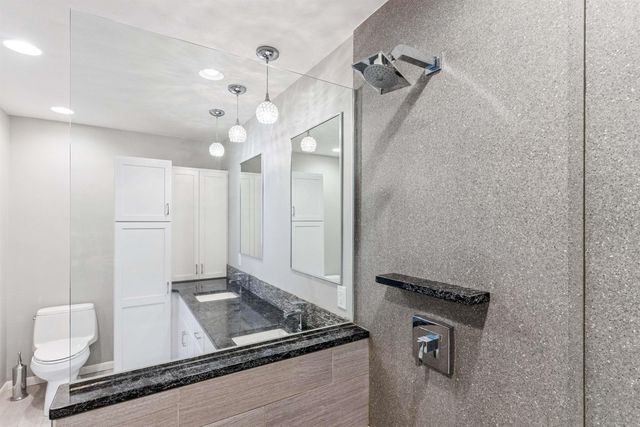 581 Sheridan Road, Waterloo, IA 50701