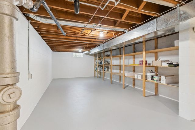 581 Sheridan Road, Waterloo, IA 50701