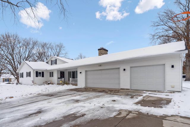 581 Sheridan Road, Waterloo, IA 50701