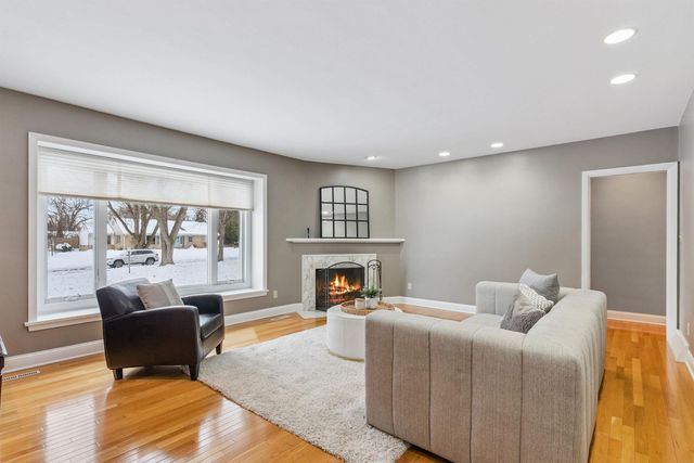 581 Sheridan Road, Waterloo, IA 50701