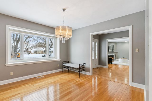 581 Sheridan Road, Waterloo, IA 50701