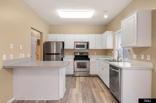 1018 Gold Coast Road, Papillion, NE 68046