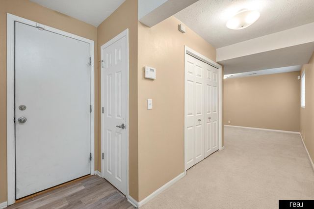 1018 Gold Coast Road, Papillion, NE 68046