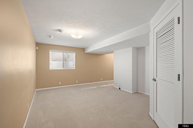 1018 Gold Coast Road, Papillion, NE 68046