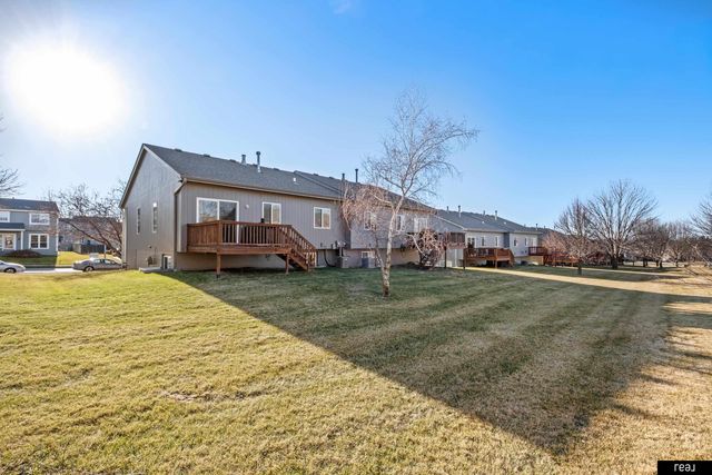 1018 Gold Coast Road, Papillion, NE 68046
