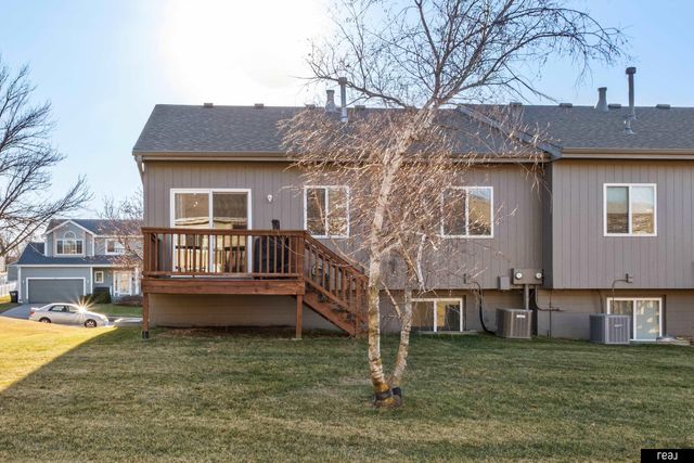 1018 Gold Coast Road, Papillion, NE 68046