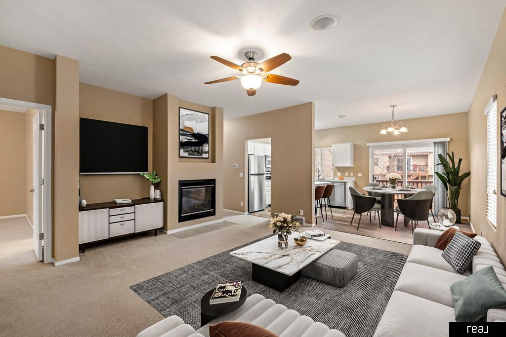 1018 Gold Coast Road, Papillion, NE 68046