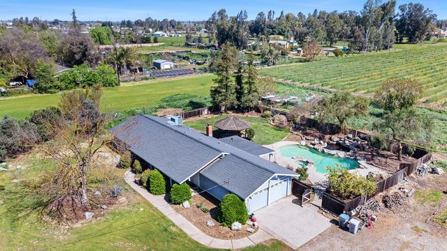 2196 N Ring Avenue, Fresno, CA 93723